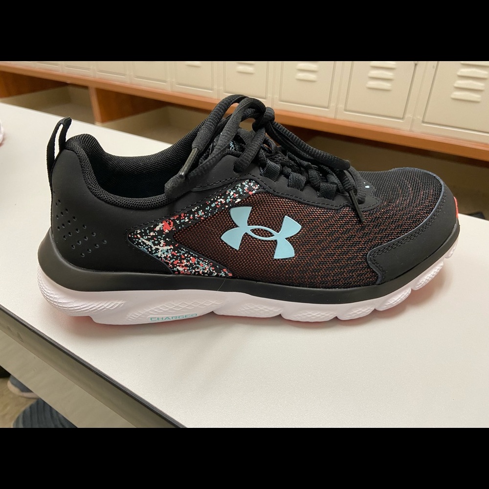 Under Armour woman’s tennis shoe size 8.5 wide